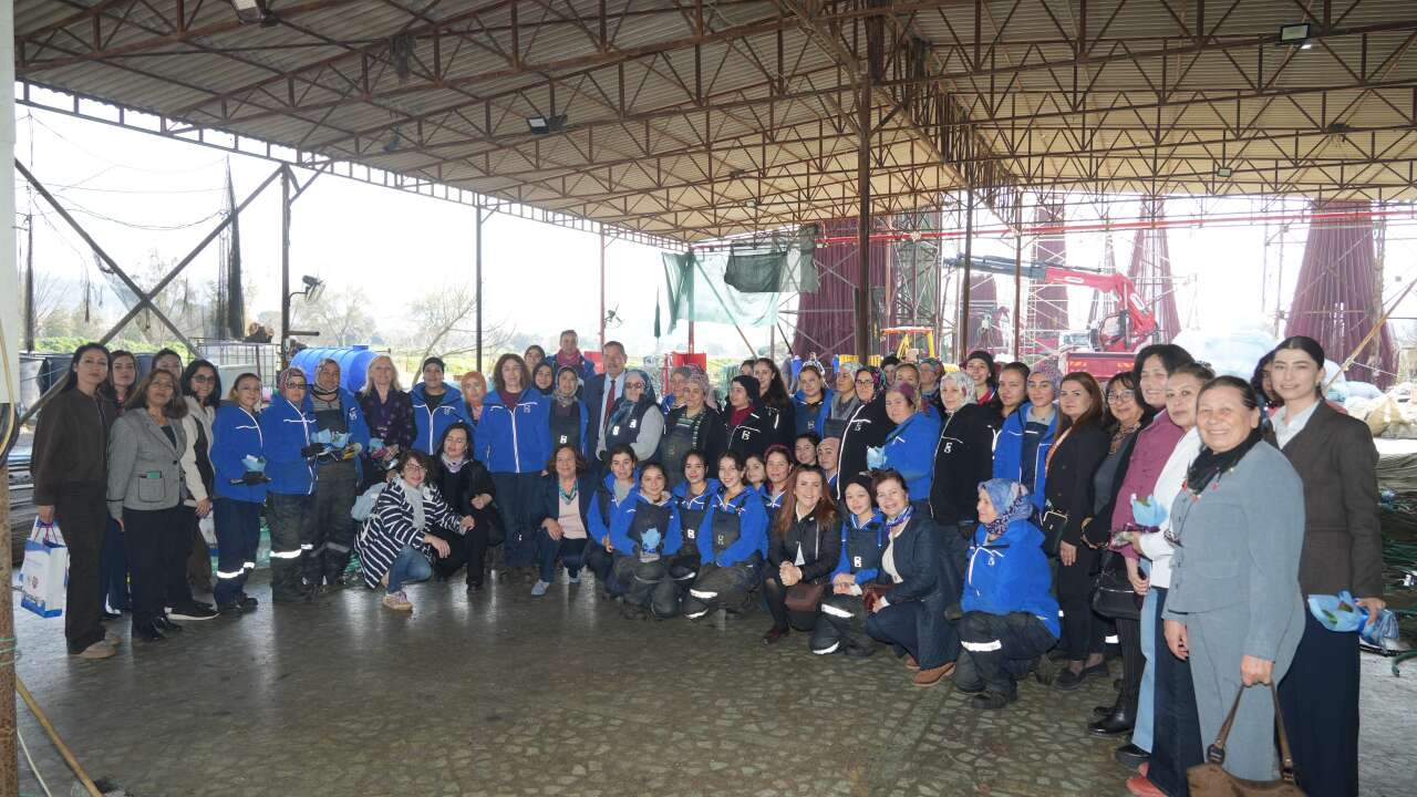 Muğla Milas’ta Emekçi Kadınlara 8 Mart Sürprizi 3